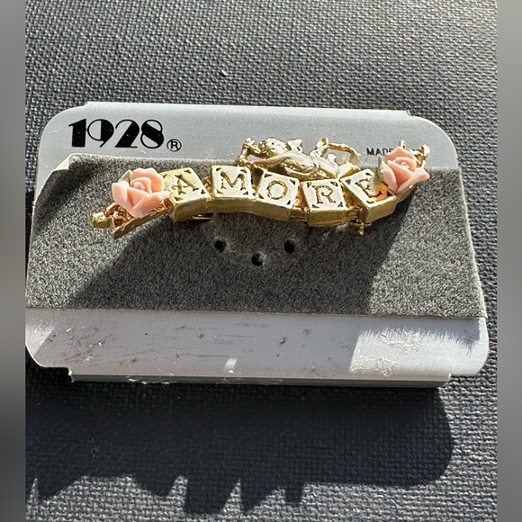 1928 “Amore" cherub and rose brooch - Picture 5 of 8